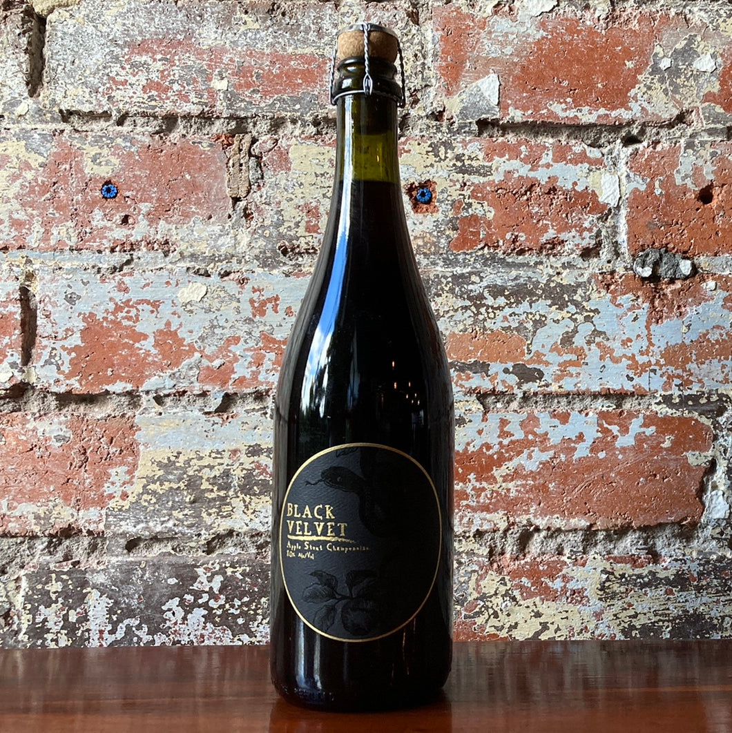 Sailors Grave x Gurneys Black Velvet Apple Stout Champenoise