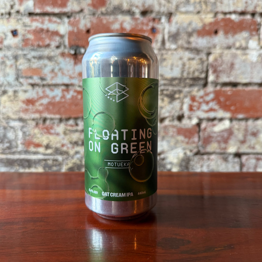 Range Floating on Green: Motueka Oatcream IPA